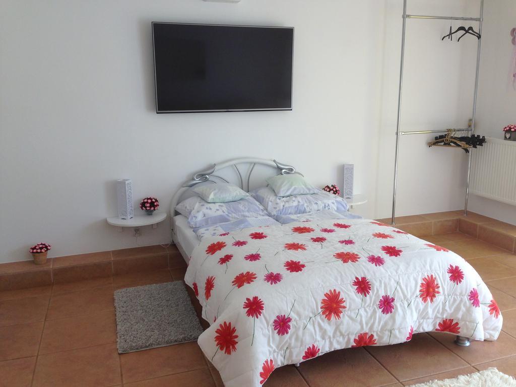 Apartamenty Kris Mikołajki Exterior photo